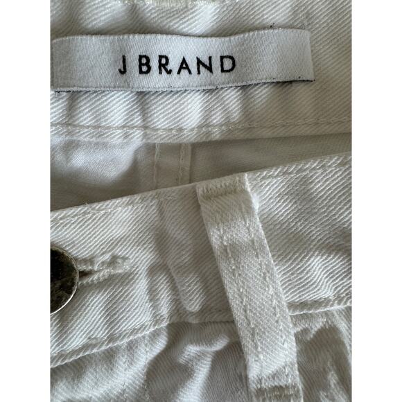 J Brand - Sachi Low Rise Cut Off Short in White, size 28 - Picture 4 of 5
